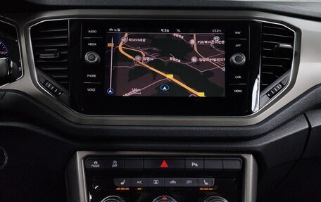 Volkswagen T-Roc I, 2021 год, 1 990 000 рублей, 17 фотография