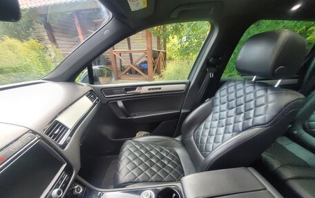 Volkswagen Touareg III, 2017 год, 3 200 000 рублей, 13 фотография