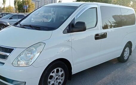 Hyundai Grand Starex Grand Starex I рестайлинг 2, 2011 год, 1 170 000 рублей, 1 фотография