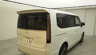 Honda Stepwgn, 2022 год, 2 360 000 рублей, 3 фотография