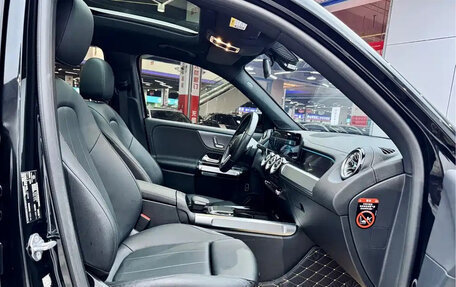 Mercedes-Benz GLB, 2022 год, 2 250 000 рублей, 10 фотография