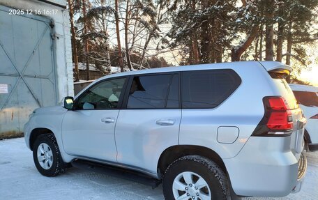 Toyota Land Cruiser Prado 150 рестайлинг 2, 2021 год, 6 870 000 рублей, 7 фотография