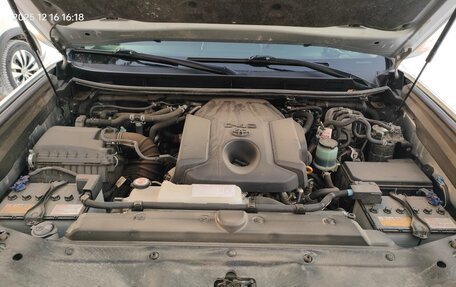 Toyota Land Cruiser Prado 150 рестайлинг 2, 2021 год, 6 870 000 рублей, 15 фотография