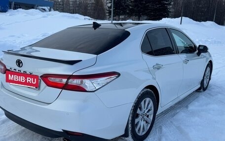 Toyota Camry, 2018 год, 2 900 000 рублей, 5 фотография