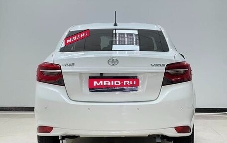 Toyota Vios III, 2022 год, 1 090 000 рублей, 5 фотография