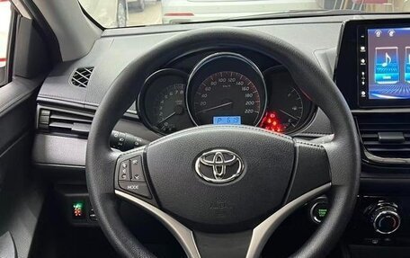 Toyota Vios III, 2022 год, 1 090 000 рублей, 10 фотография