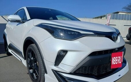 Toyota C-HR I рестайлинг, 2022 год, 1 959 000 рублей, 10 фотография