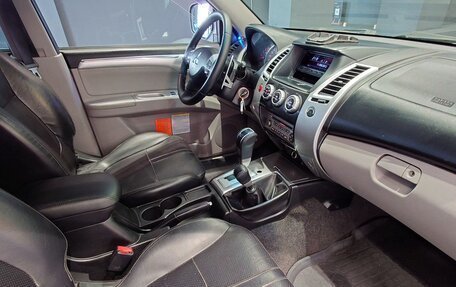 Mitsubishi Pajero Sport II рестайлинг, 2013 год, 1 600 000 рублей, 12 фотография