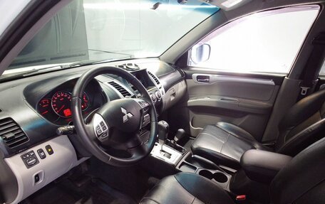 Mitsubishi Pajero Sport II рестайлинг, 2013 год, 1 600 000 рублей, 15 фотография