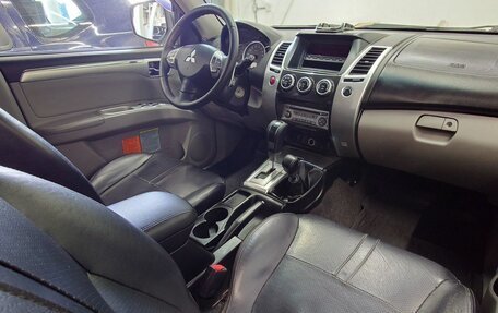 Mitsubishi Pajero Sport II рестайлинг, 2013 год, 1 600 000 рублей, 22 фотография