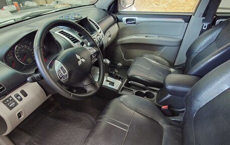 Mitsubishi Pajero Sport II рестайлинг, 2013 год, 1 600 000 рублей, 24 фотография