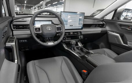 Toyota RAV4, 2025 год, 4 950 000 рублей, 7 фотография