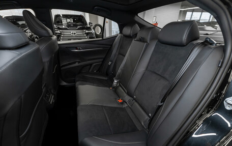 Toyota Camry, 2025 год, 4 200 000 рублей, 13 фотография