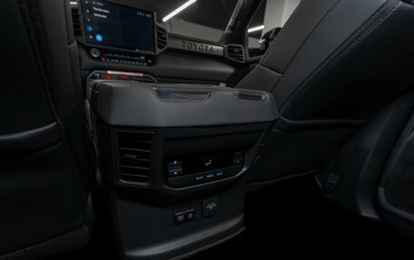 Toyota Sequoia, 2024 год, 14 650 000 рублей, 16 фотография