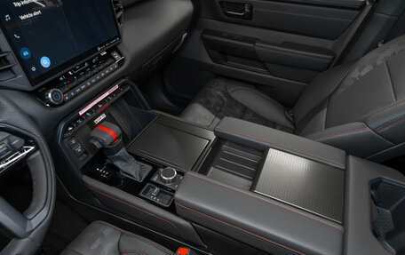 Toyota Sequoia, 2024 год, 14 650 000 рублей, 20 фотография