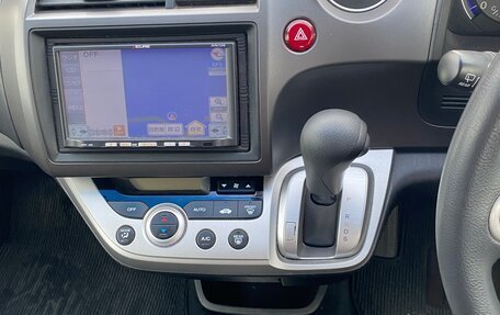 Honda Stream II, 2013 год, 1 350 000 рублей, 8 фотография