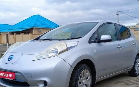 Nissan Leaf I, 2012 год, 590 000 рублей, 2 фотография