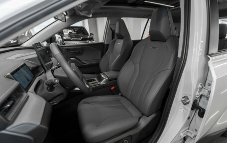 Toyota RAV4, 2025 год, 4 850 000 рублей, 9 фотография