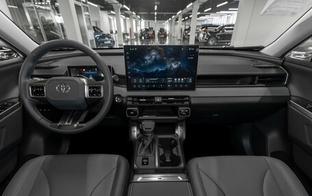 Toyota RAV4, 2025 год, 5 050 000 рублей, 8 фотография