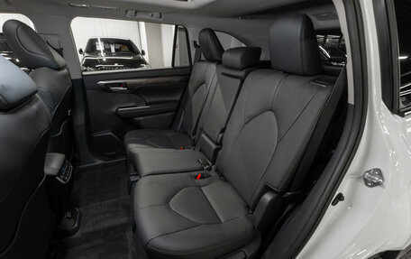 Toyota Highlander, 2025 год, 5 600 000 рублей, 13 фотография