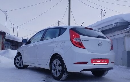 Hyundai Solaris II рестайлинг, 2015 год, 800 000 рублей, 2 фотография