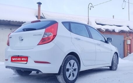 Hyundai Solaris II рестайлинг, 2015 год, 800 000 рублей, 3 фотография