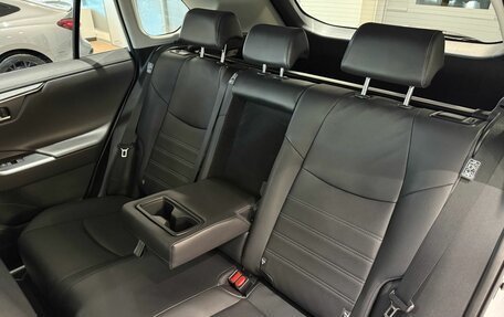 Toyota RAV4, 2021 год, 3 890 000 рублей, 24 фотография