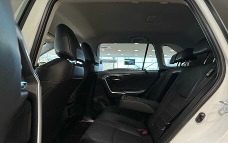 Toyota RAV4, 2021 год, 3 890 000 рублей, 22 фотография