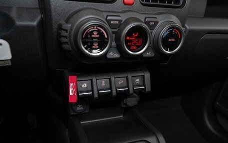 Suzuki Jimny, 2025 год, 3 730 000 рублей, 17 фотография