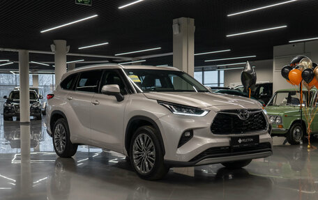 Toyota Highlander, 2025 год, 5 850 000 рублей, 2 фотография