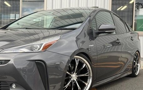 Toyota Prius IV XW50, 2019 год, 1 650 001 рублей, 2 фотография