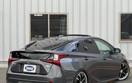 Toyota Prius IV XW50, 2019 год, 1 650 001 рублей, 6 фотография