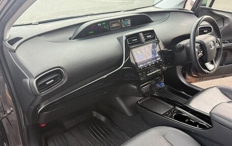 Toyota Prius IV XW50, 2019 год, 1 650 001 рублей, 19 фотография