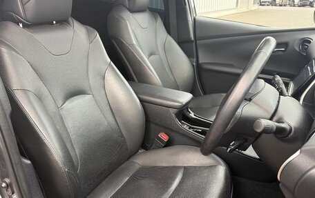 Toyota Prius IV XW50, 2019 год, 1 650 001 рублей, 22 фотография