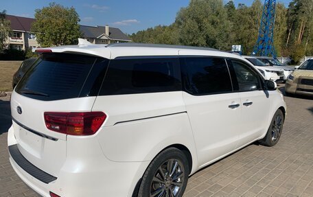 KIA Carnival III, 2019 год, 3 100 000 рублей, 20 фотография