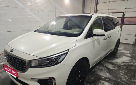 KIA Carnival III, 2019 год, 3 100 000 рублей, 10 фотография