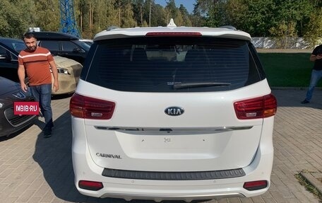 KIA Carnival III, 2019 год, 3 100 000 рублей, 21 фотография