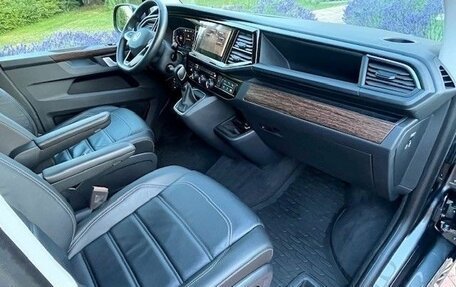 Volkswagen Multivan T6 рестайлинг, 2022 год, 4 600 000 рублей, 11 фотография