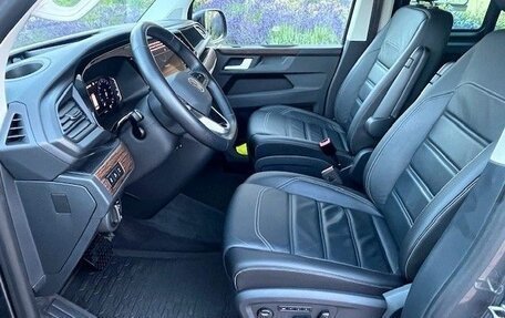 Volkswagen Multivan T6 рестайлинг, 2022 год, 4 600 000 рублей, 9 фотография