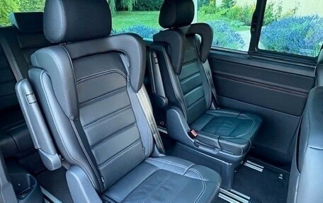 Volkswagen Multivan T6 рестайлинг, 2022 год, 4 600 000 рублей, 14 фотография