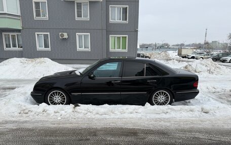 Mercedes-Benz E-Класс, 2001 год, 800 000 рублей, 4 фотография