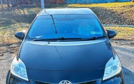 Toyota Prius, 2014 год, 1 050 000 рублей, 2 фотография