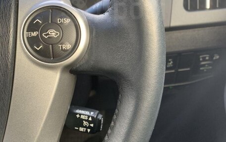 Toyota Prius, 2014 год, 1 050 000 рублей, 10 фотография