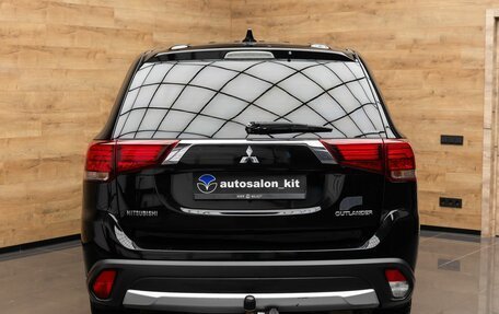 Mitsubishi Outlander III рестайлинг 3, 2017 год, 2 249 000 рублей, 3 фотография