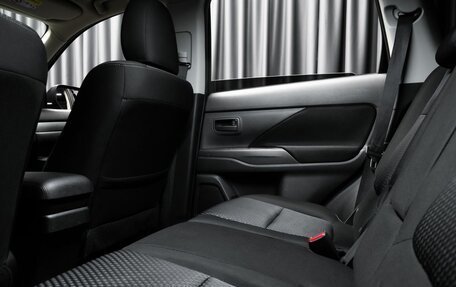 Mitsubishi Outlander III рестайлинг 3, 2017 год, 2 249 000 рублей, 9 фотография