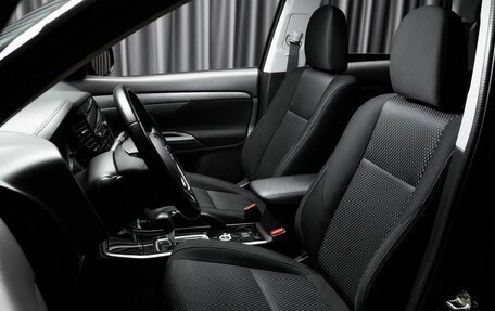 Mitsubishi Outlander III рестайлинг 3, 2017 год, 2 249 000 рублей, 7 фотография