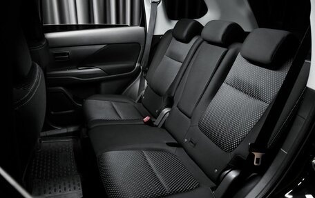 Mitsubishi Outlander III рестайлинг 3, 2017 год, 2 249 000 рублей, 8 фотография