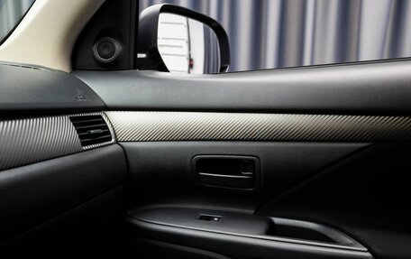 Mitsubishi Outlander III рестайлинг 3, 2017 год, 2 249 000 рублей, 15 фотография