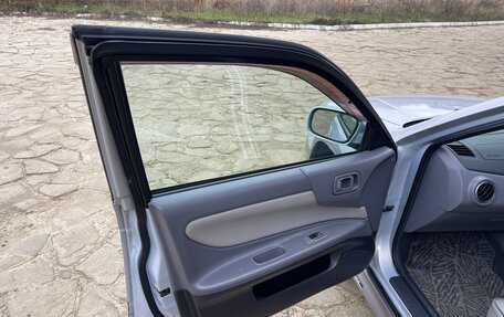 Nissan Avenir II, 2001 год, 700 000 рублей, 20 фотография