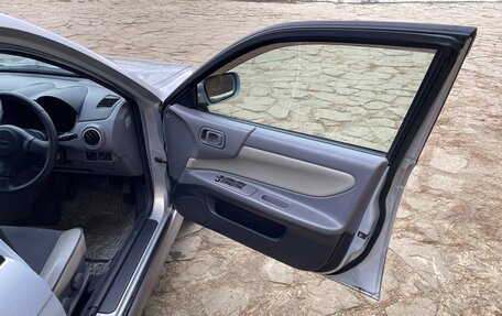 Nissan Avenir II, 2001 год, 700 000 рублей, 33 фотография